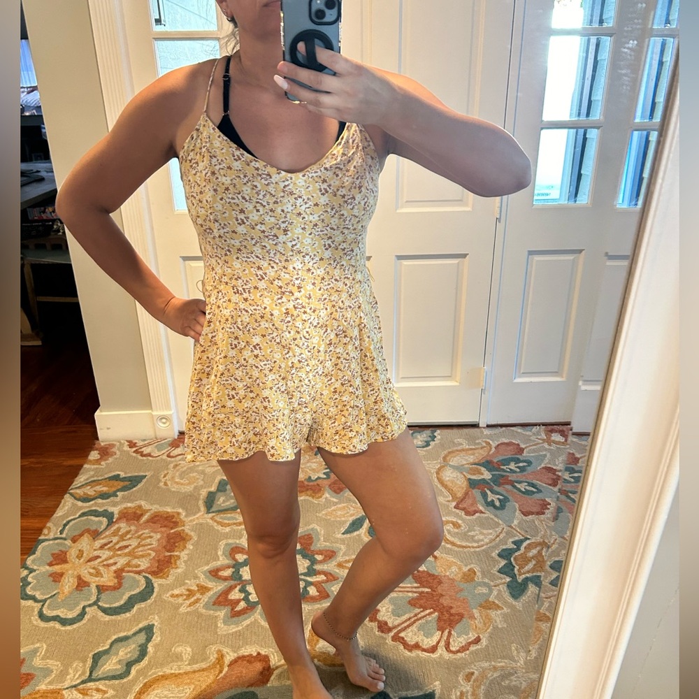 ABERCROMBIE & FITCH Bow Back Yellow Floral Romper  shorts Size: XL - Picture 13 of 14